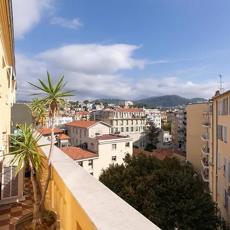 Aah! 'holiday On Nice' Apart Apartment Nizza